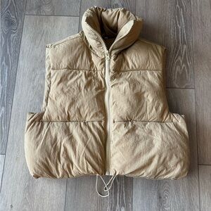 NWOT Tan Cropped Puffer Vest Amazon Size Small